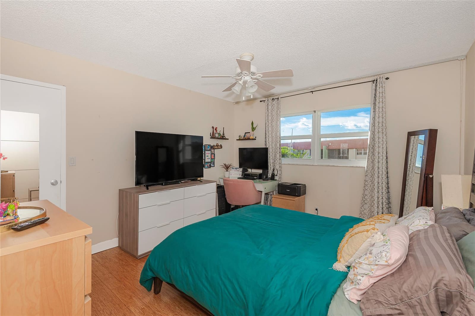 5300 NE 24 Terrace 512 — photo 8