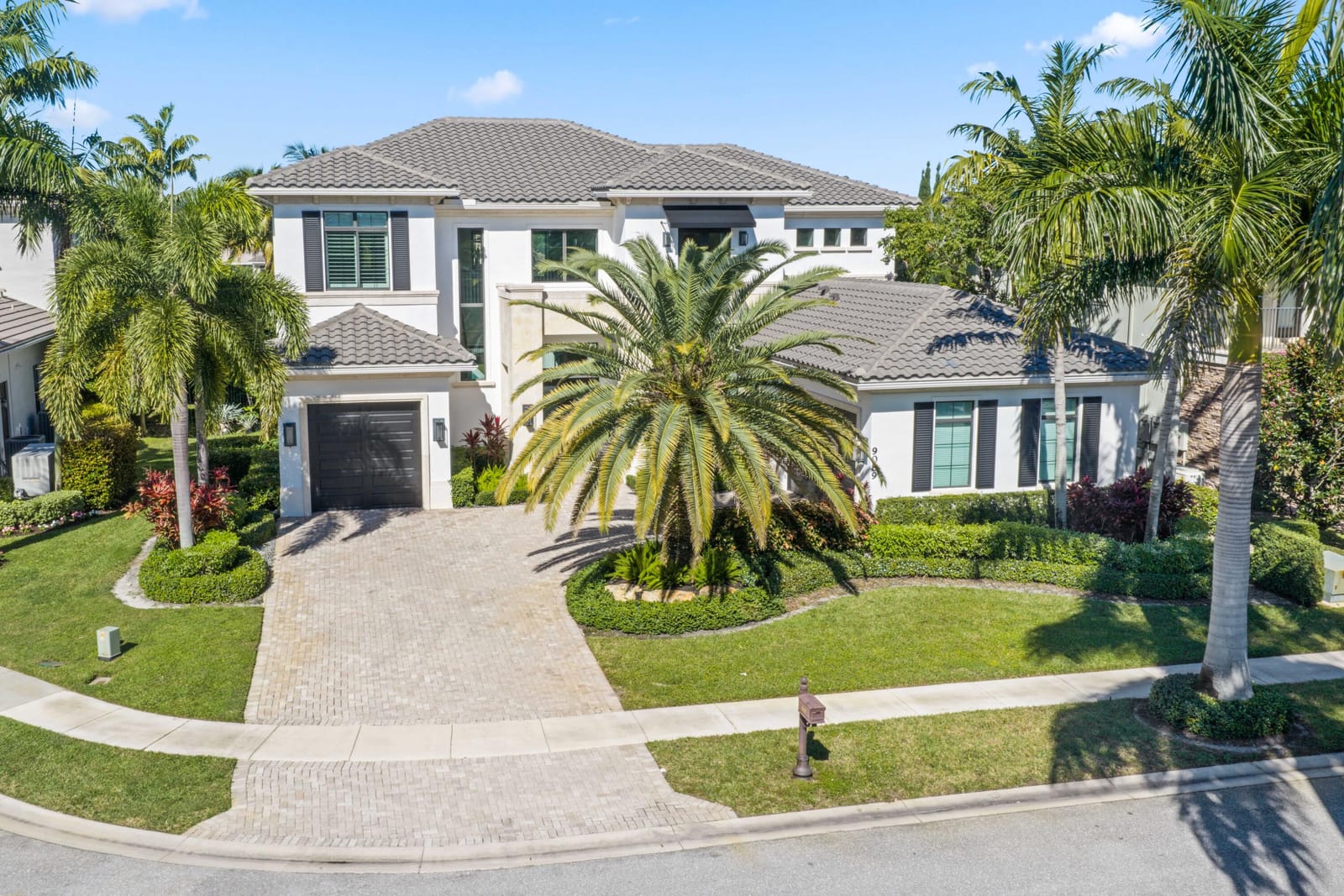 9089 Pintura Way — photo 3