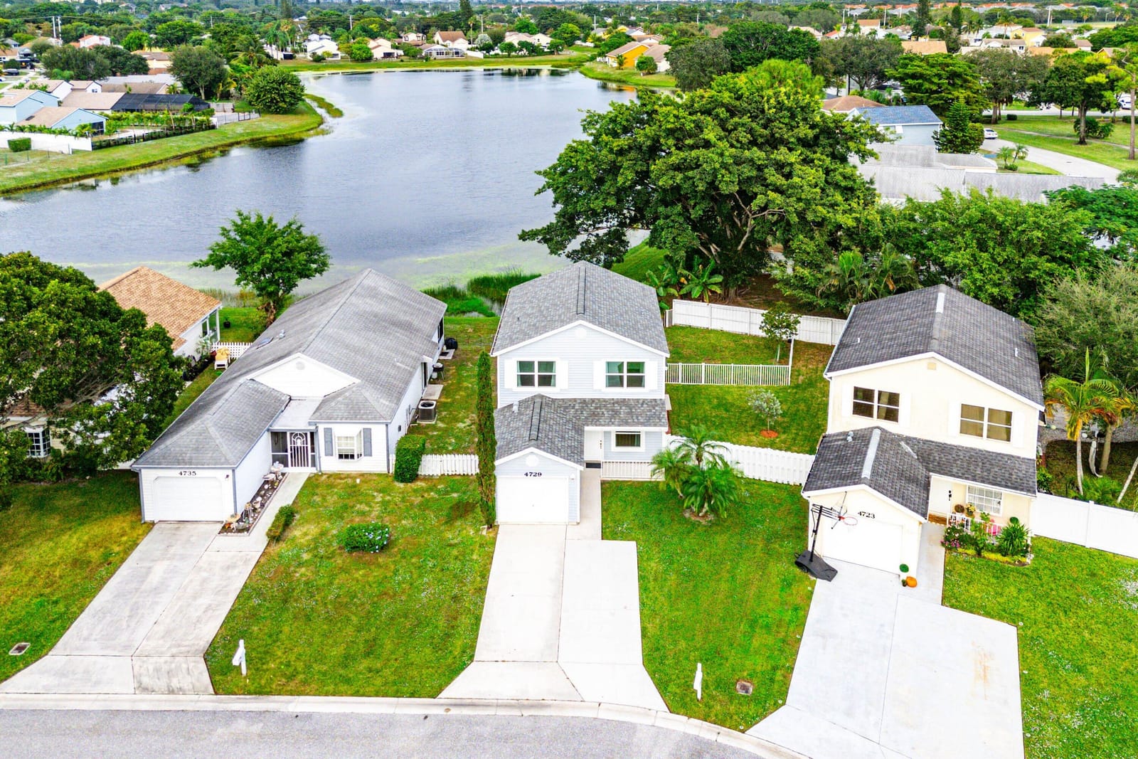 4729 Lakeside Circle, West Palm Beach, FL 33417