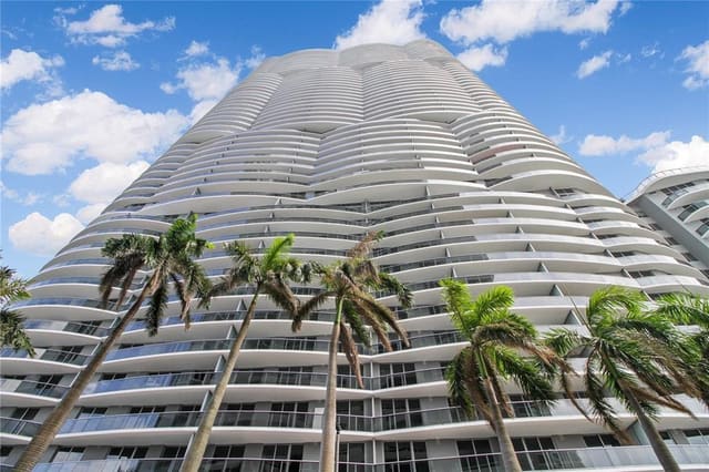 488 NE 18th Street 2010, Miami, FL 33132