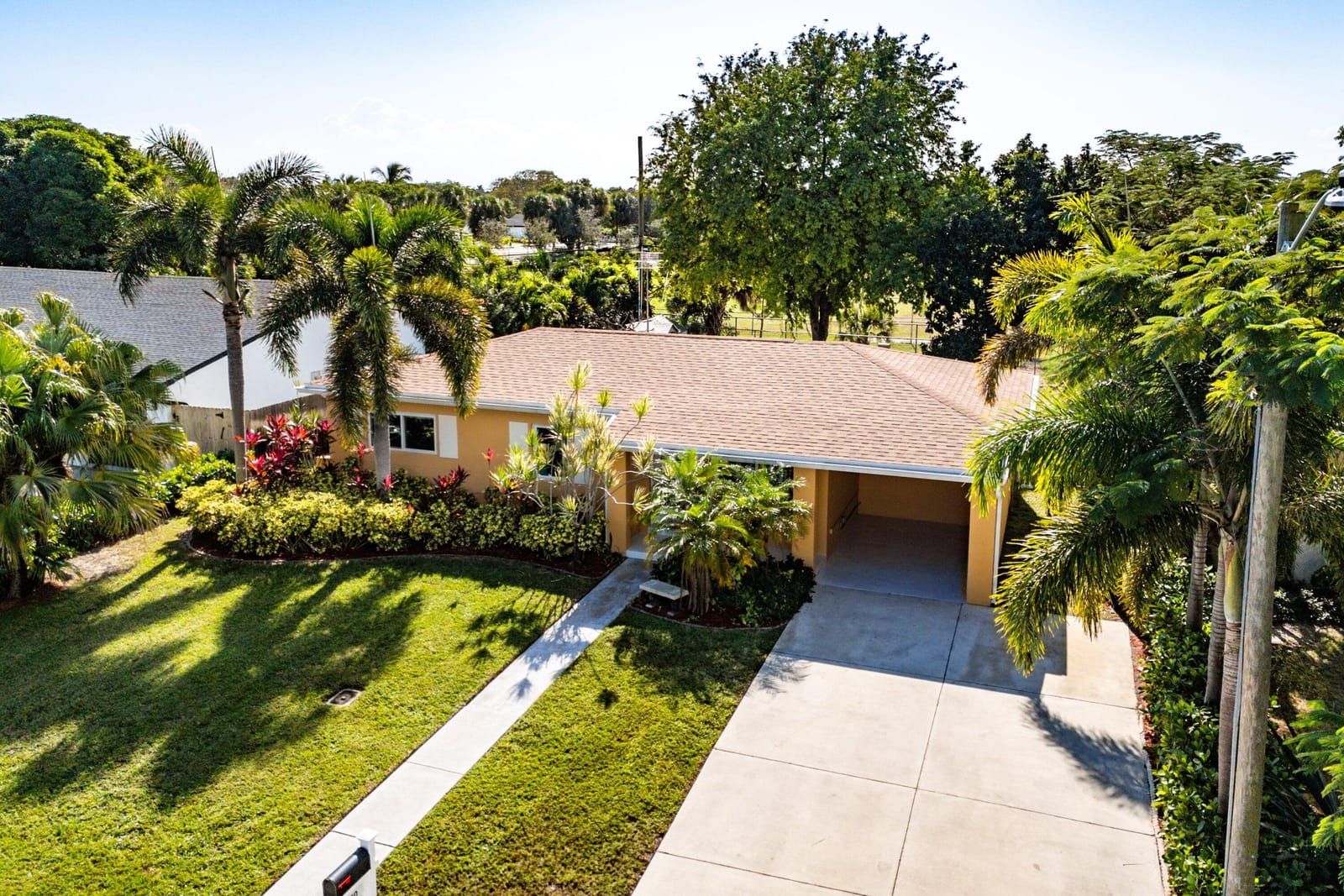 250 NE 20th Street, Delray Beach, FL 33444 photo 2