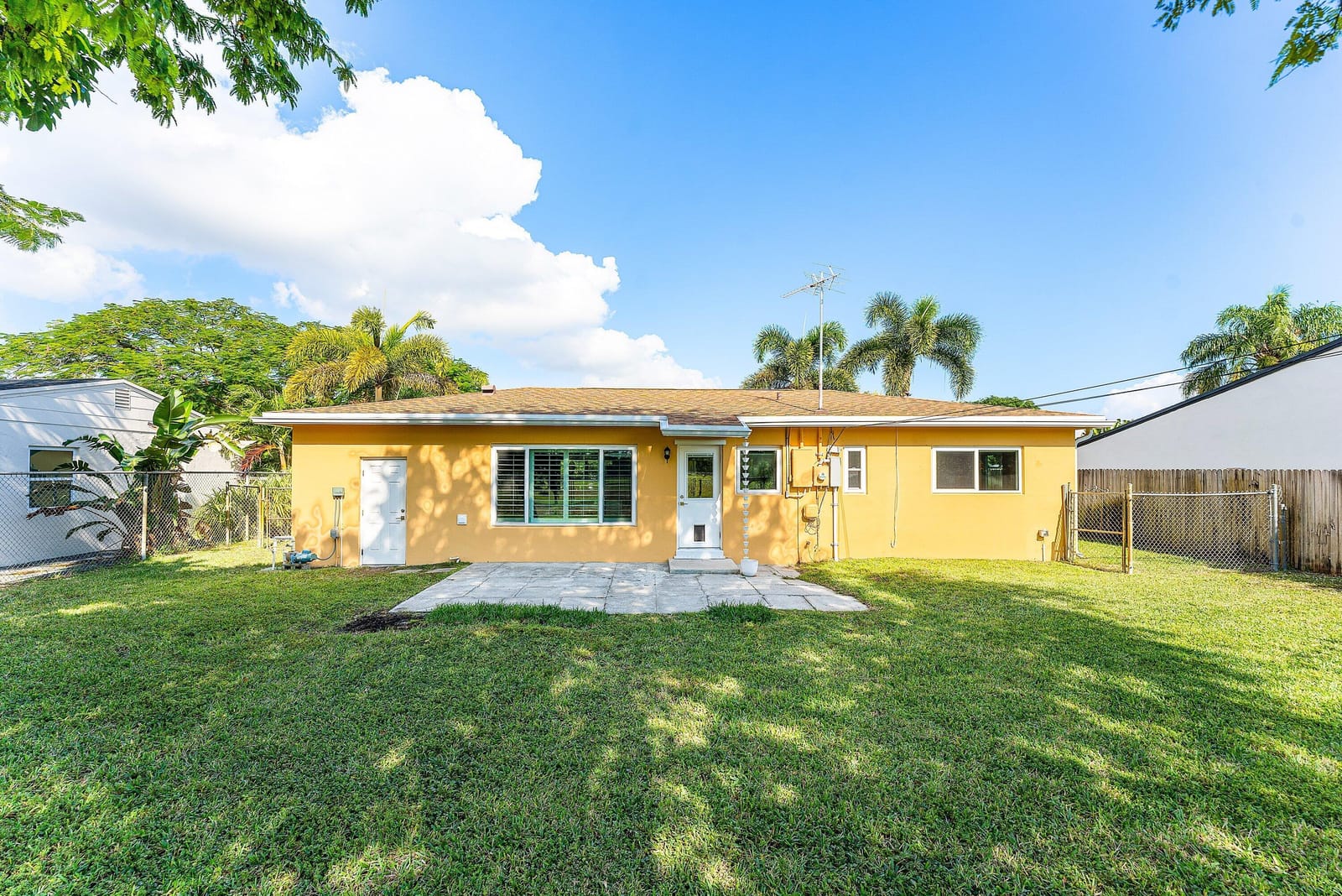 250 NE 20th Street, Delray Beach, FL 33444 photo 24