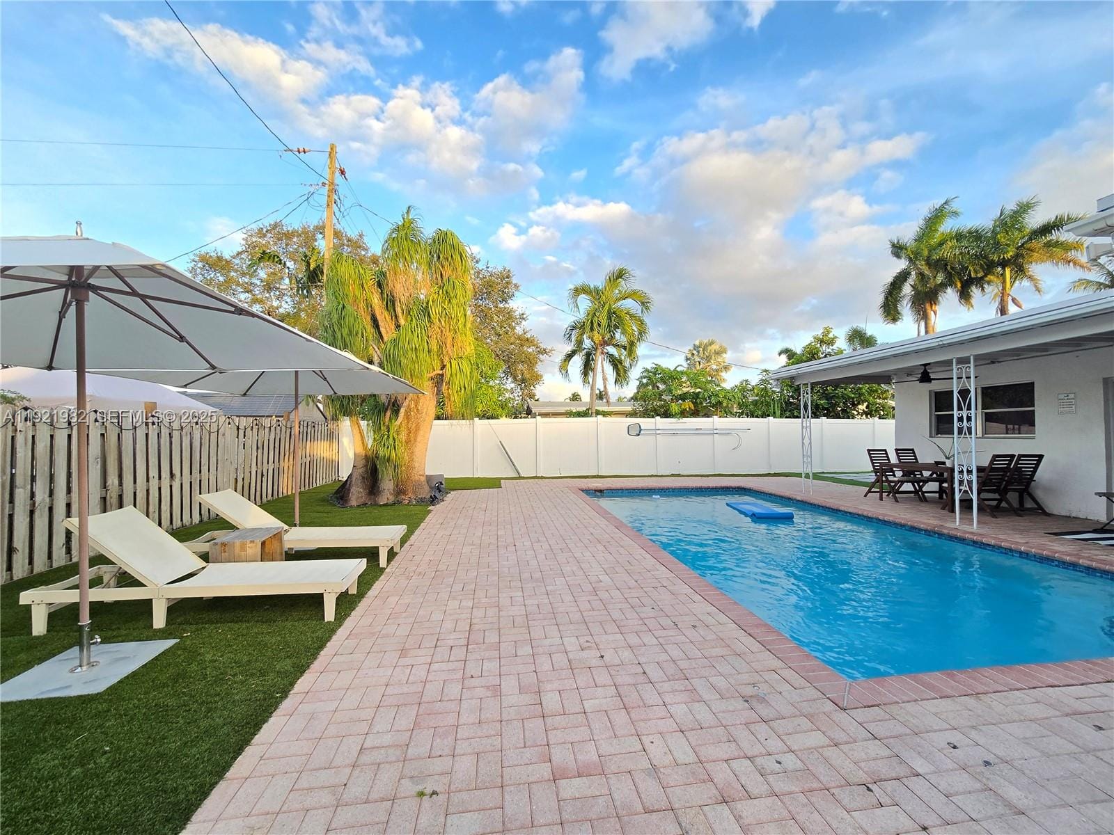 6571 Park Street, Hollywood, FL 33024