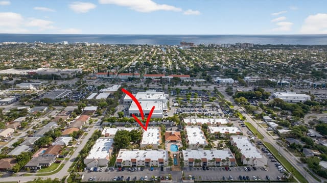 1428 SE 4th Avenue 102, sold in Deerfield Pines, Deerfield Beach, FL