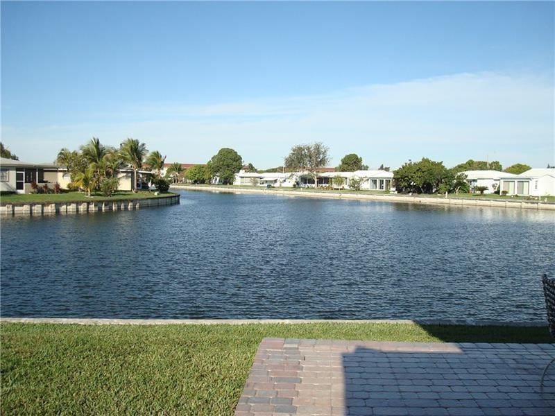 5809 NW 85th Avenue, Tamarac, FL 33321 photo 2