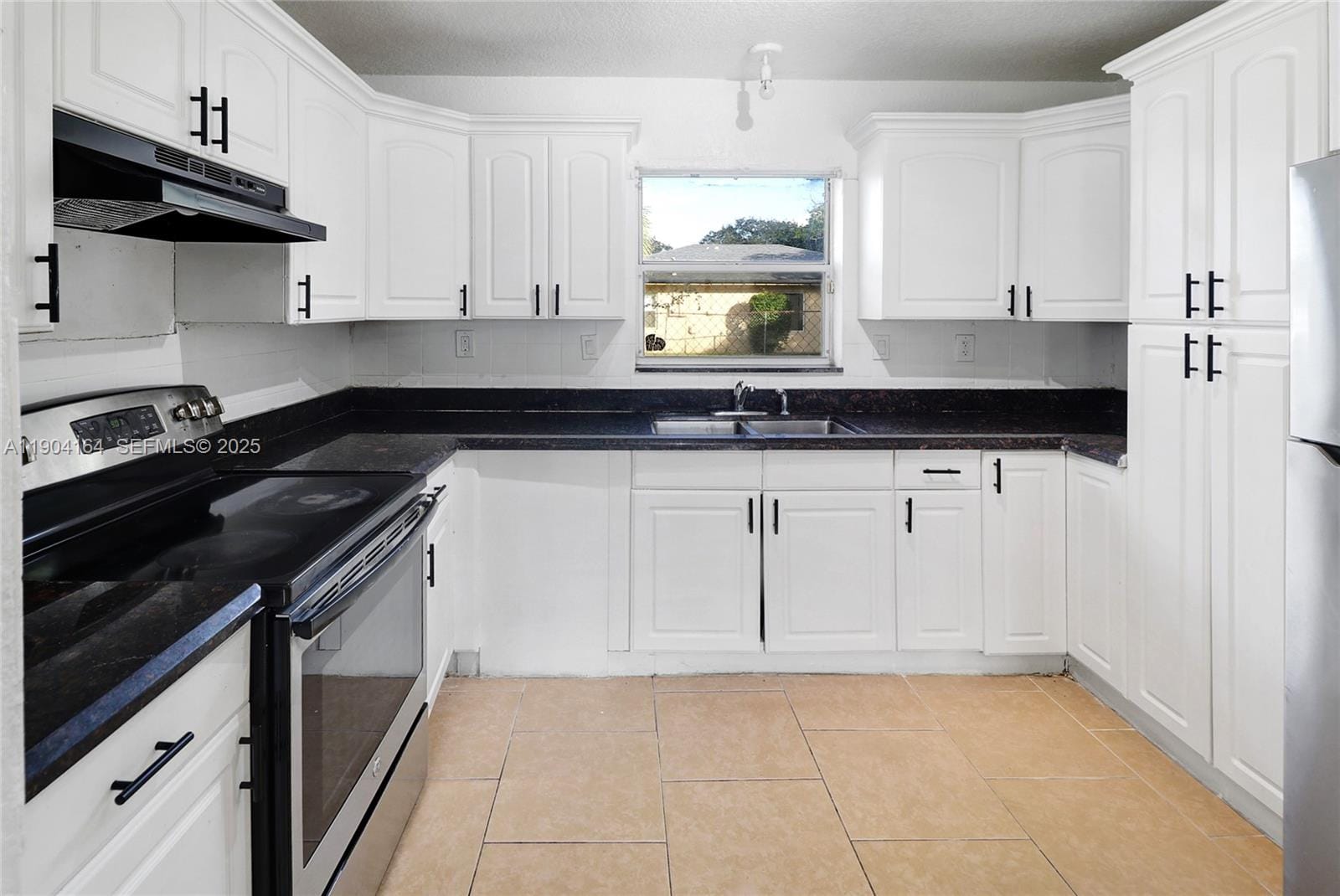 1722 NW 8th Court — photo 5