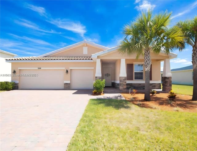 7599 NW Deysbrook Lane, Port St. Lucie, FL 34987