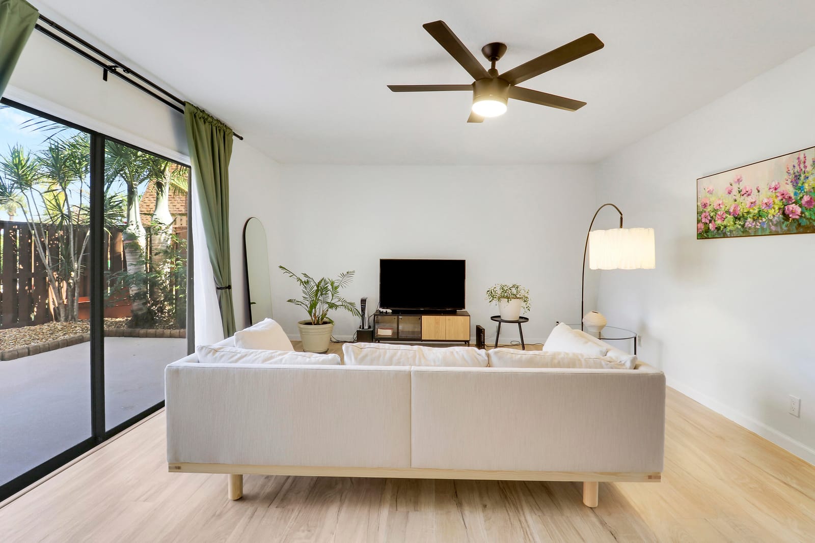 110 N Delaware Boulevard 16d, Jupiter, FL 33458 photo 6