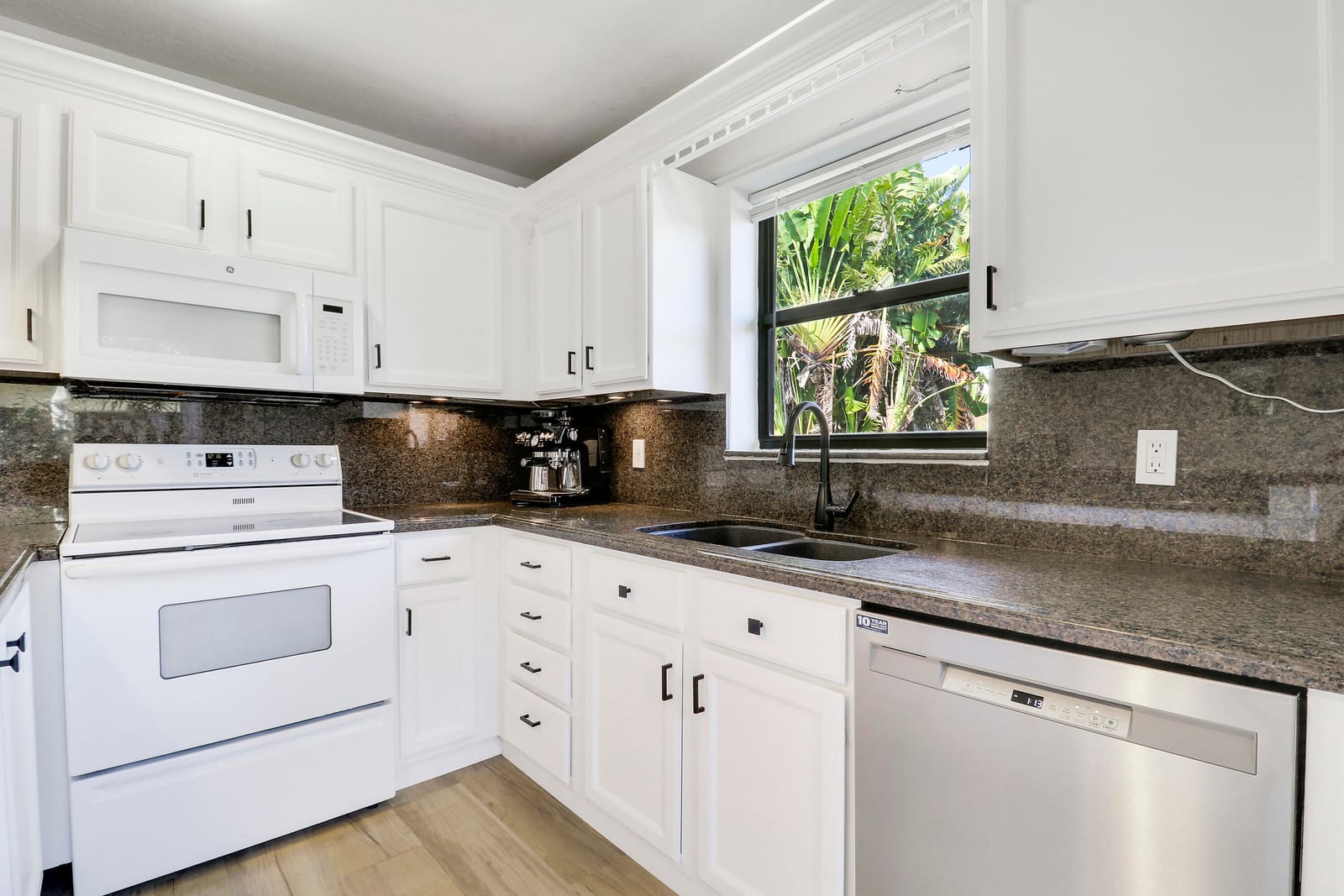 110 N Delaware Boulevard 16d, Jupiter, FL 33458 photo 10
