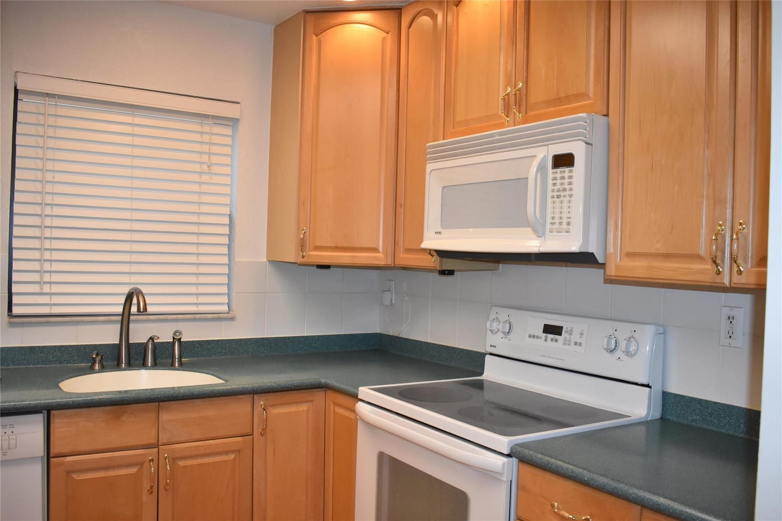 2377 SW 16th Drive — photo 7