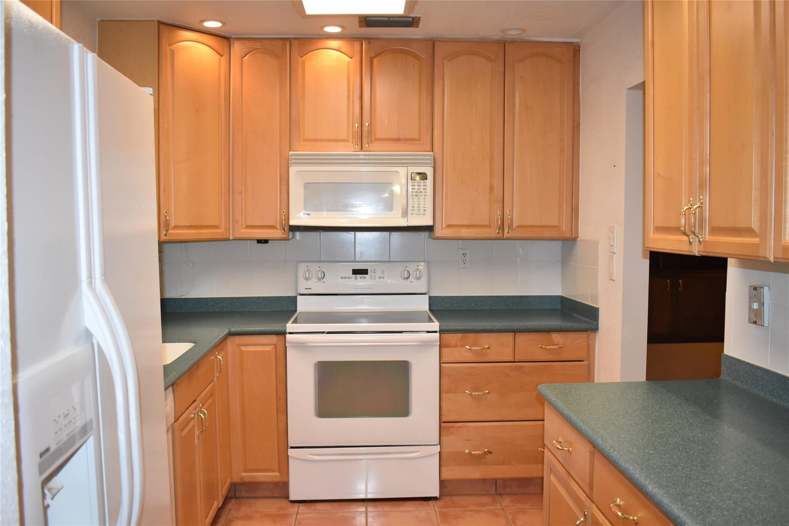 2377 SW 16th Drive — photo 8