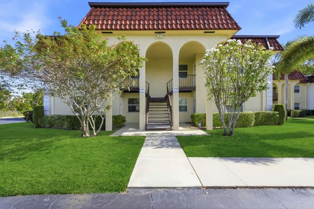 717 S Us Highway 1 201, sold in Villas On The Green Condo, Jupiter, FL