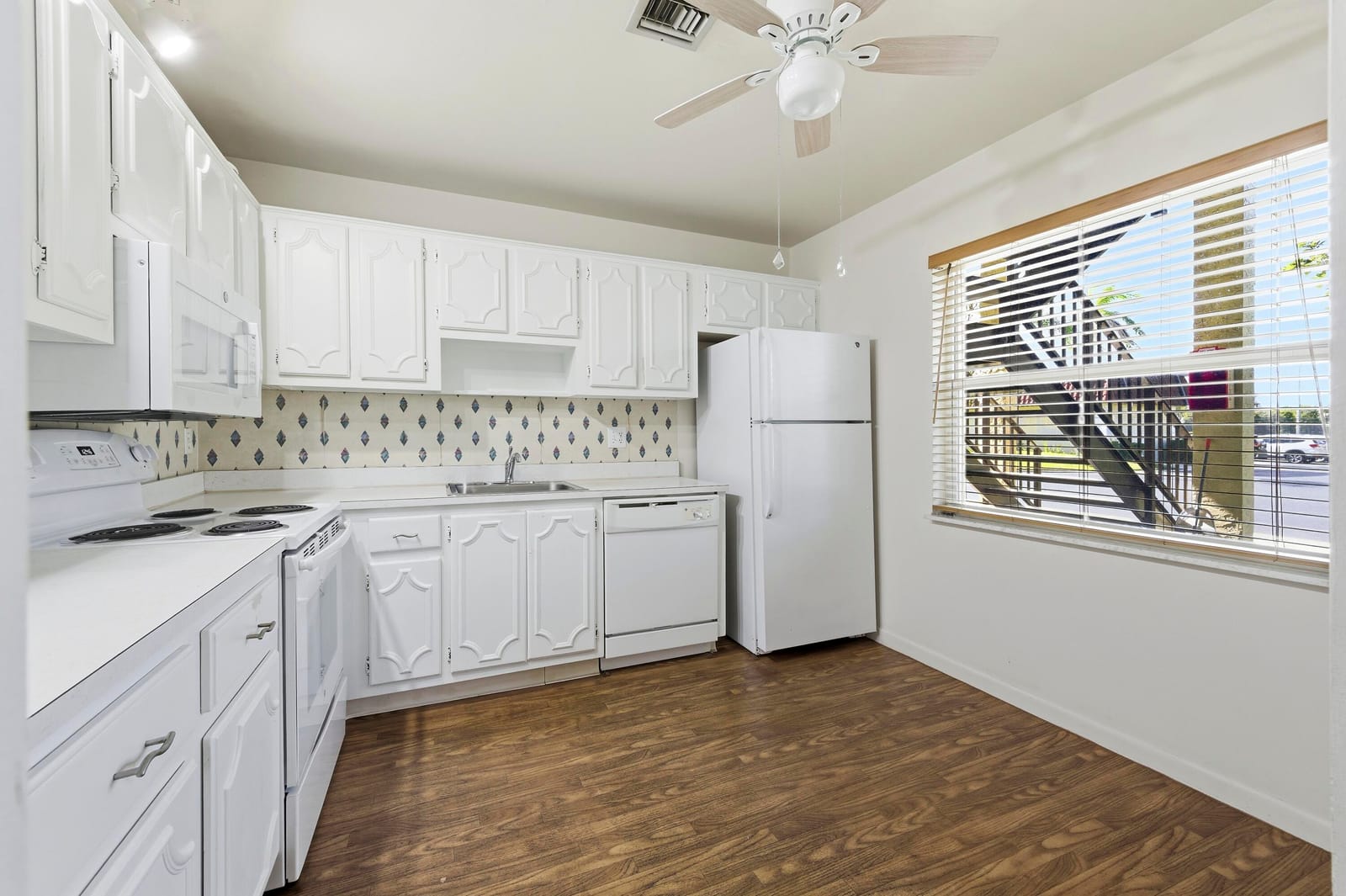 717 S Us Highway 1 201, Jupiter, FL 33477 photo 3