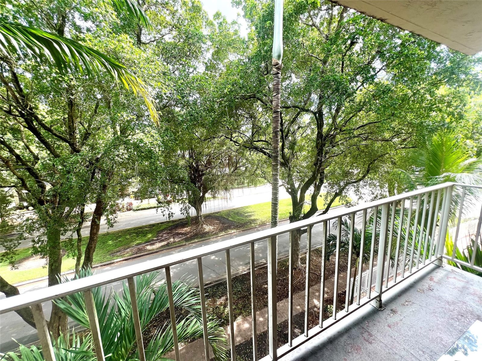 1805 Sans Souci Boulevard 403, North Miami, FL 33181 photo 28