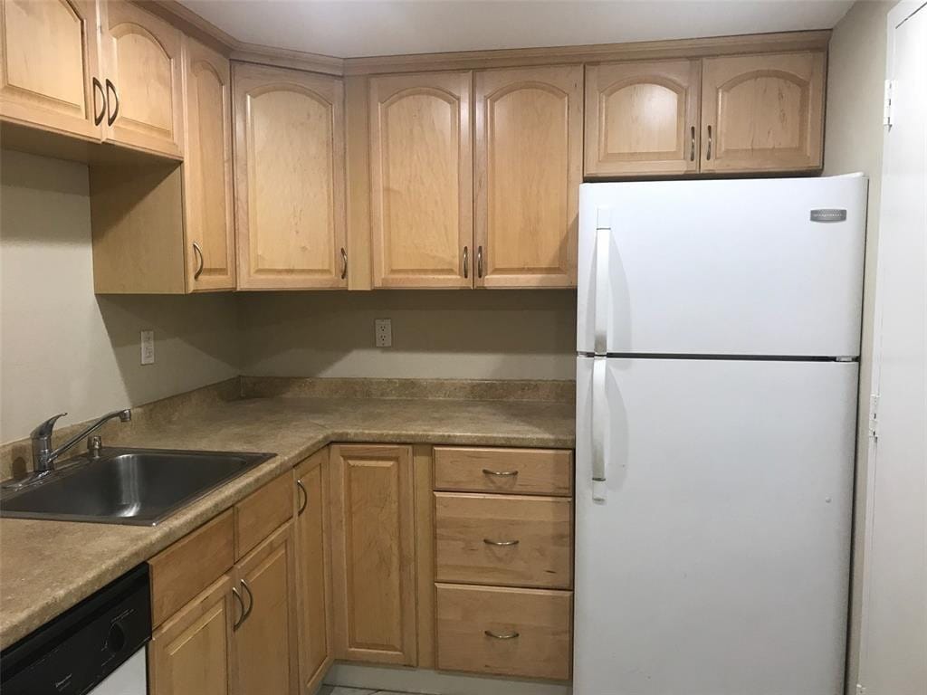 1805 Sans Souci Boulevard 403, North Miami, FL 33181 photo 8