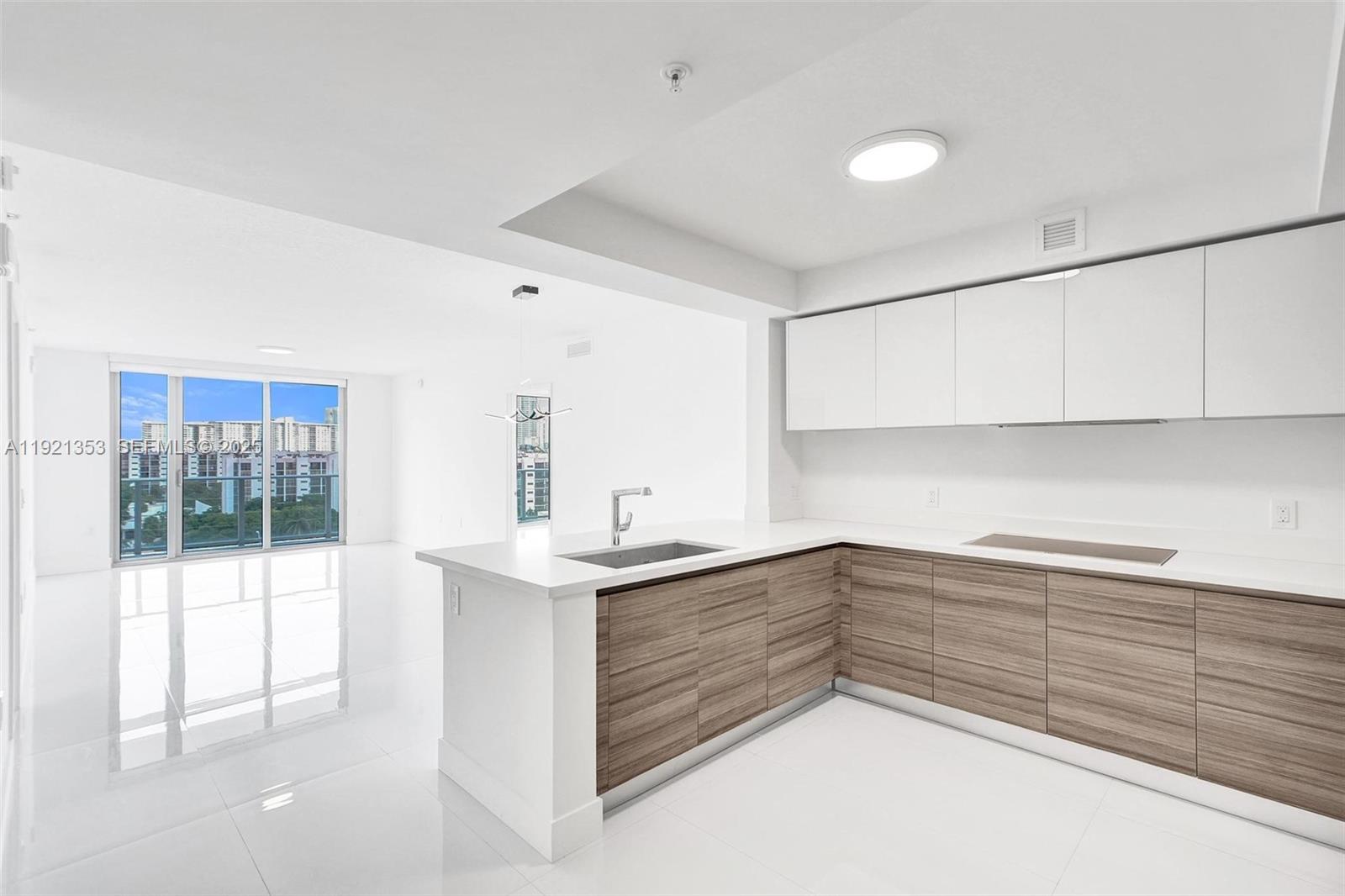 330 Sunny Isles Boulevard 5-805 — photo 2