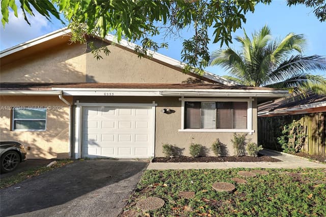 6533 Harbour Road, North Lauderdale, FL 33068