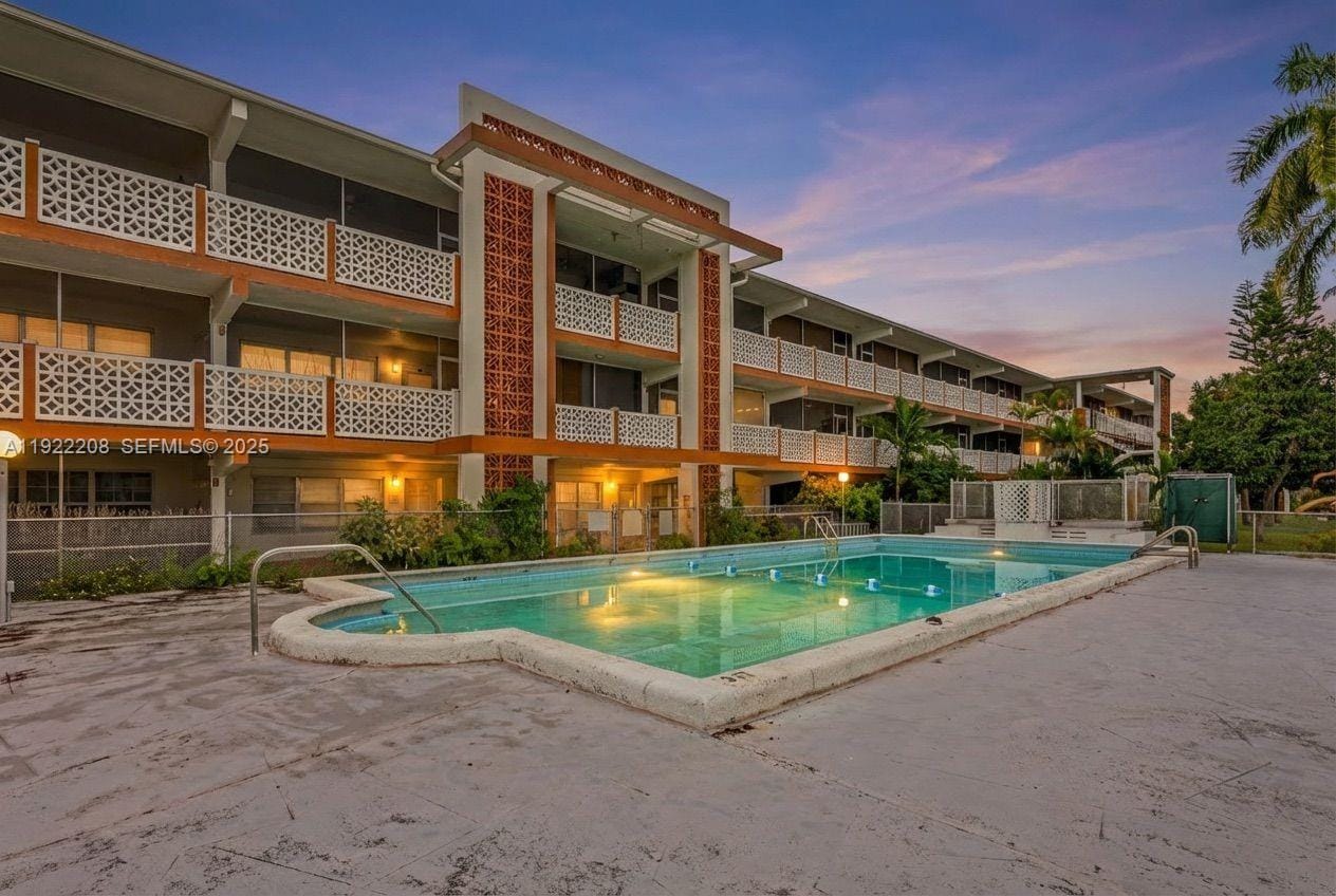 1450 NE 170th Street 211, North Miami Beach, FL 33162 photo 2