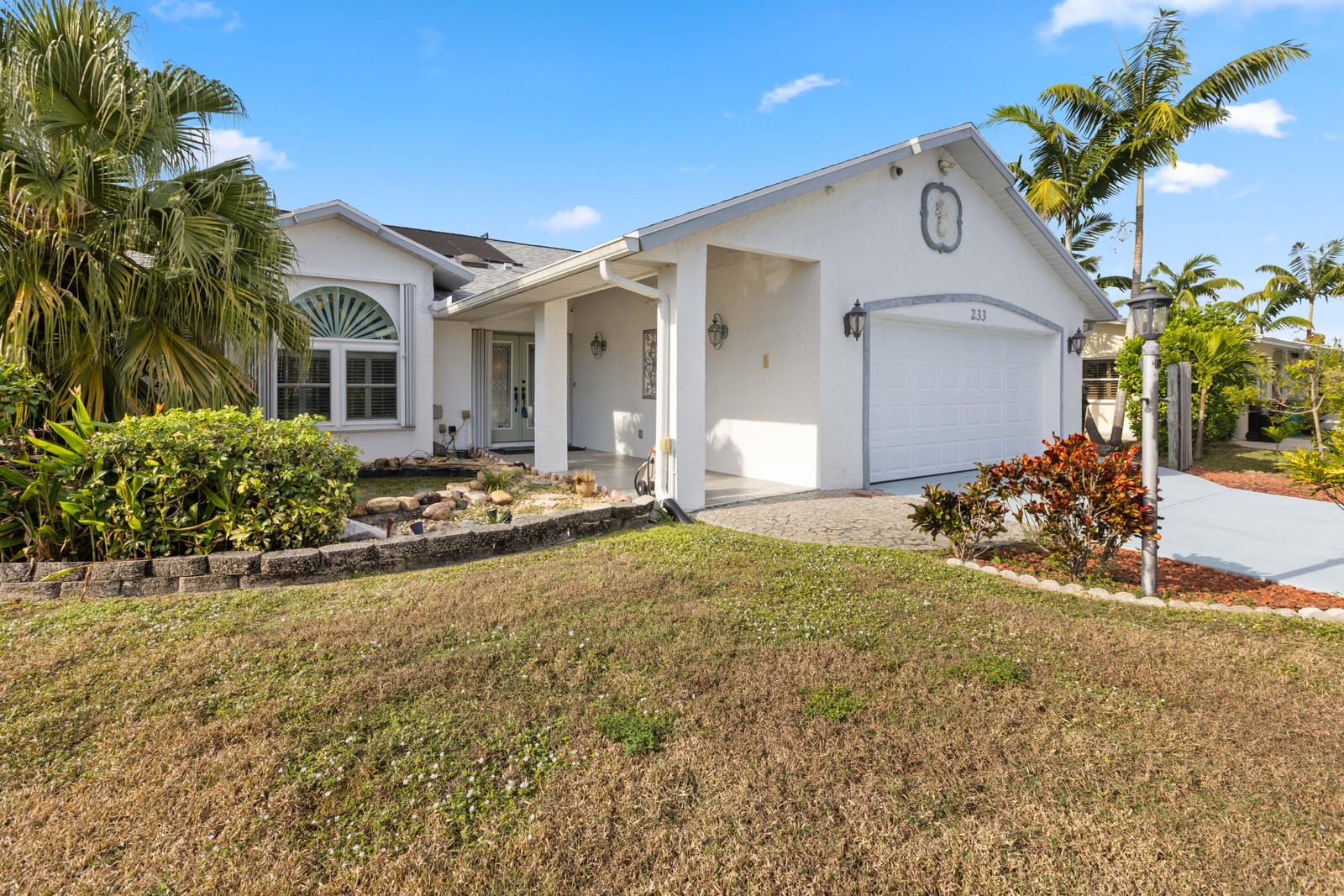 233 NE Sagamore Terrace — photo 3