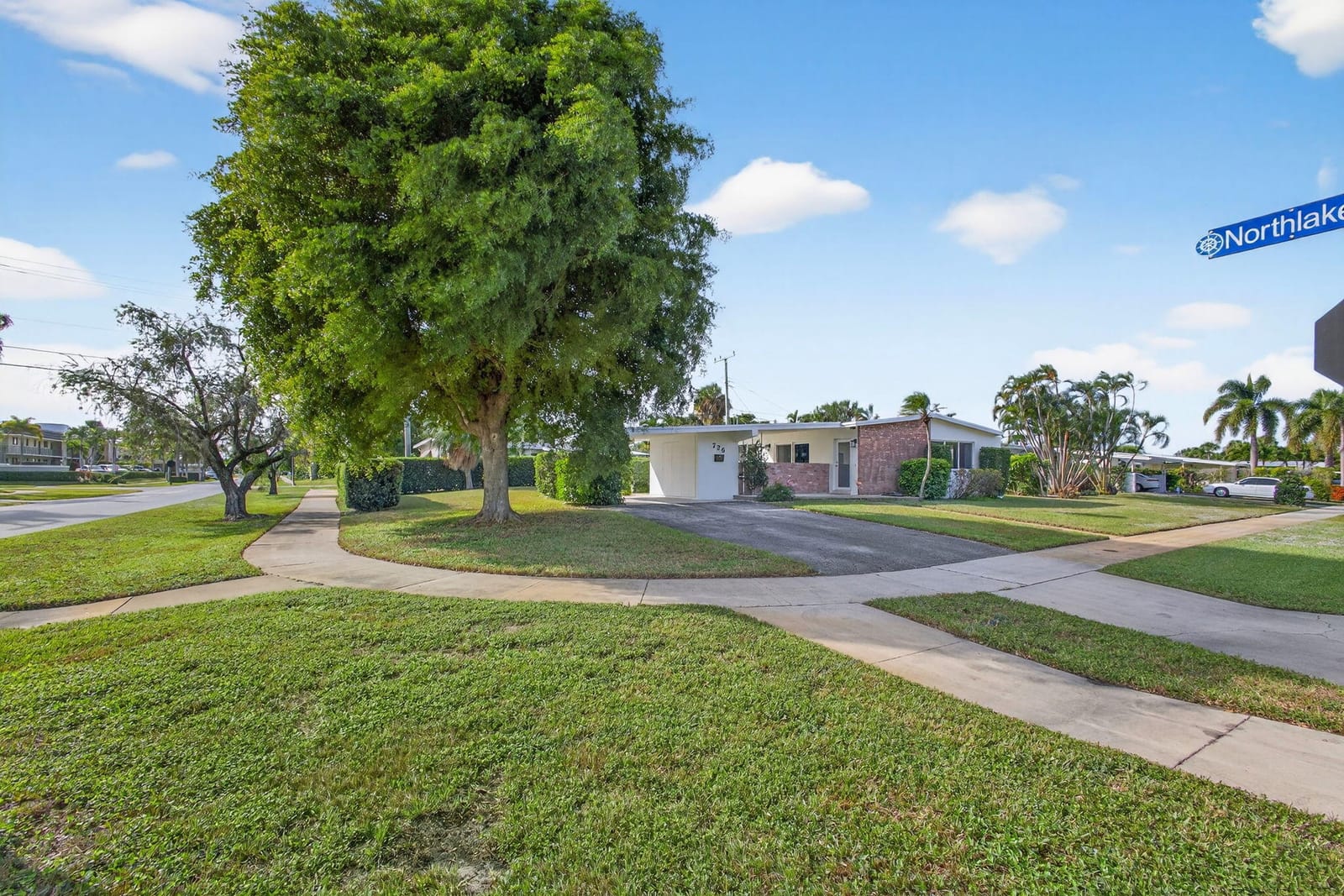726 Flamingo Way — photo 3
