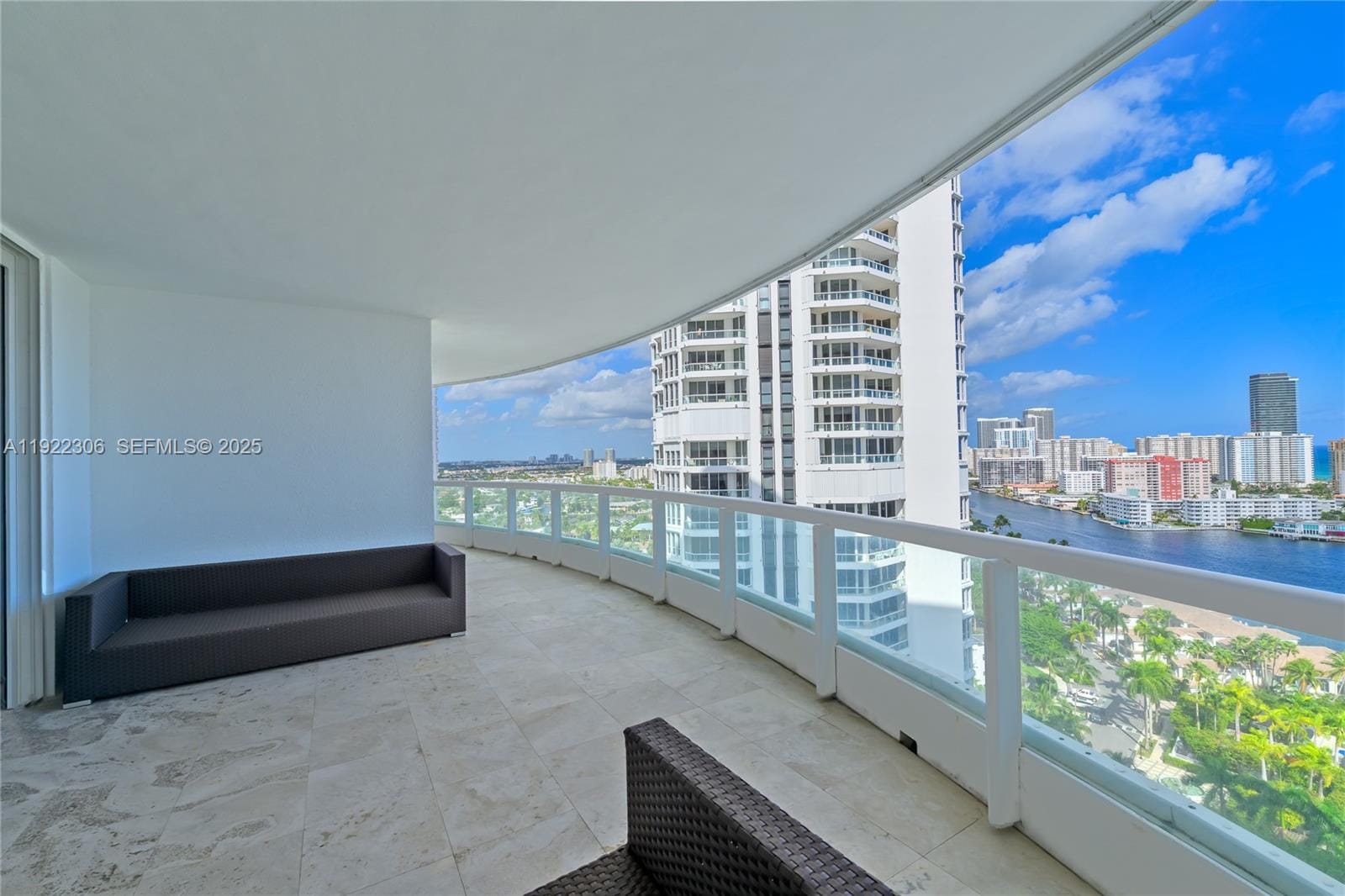 21050 Point Place 2001 — photo 2