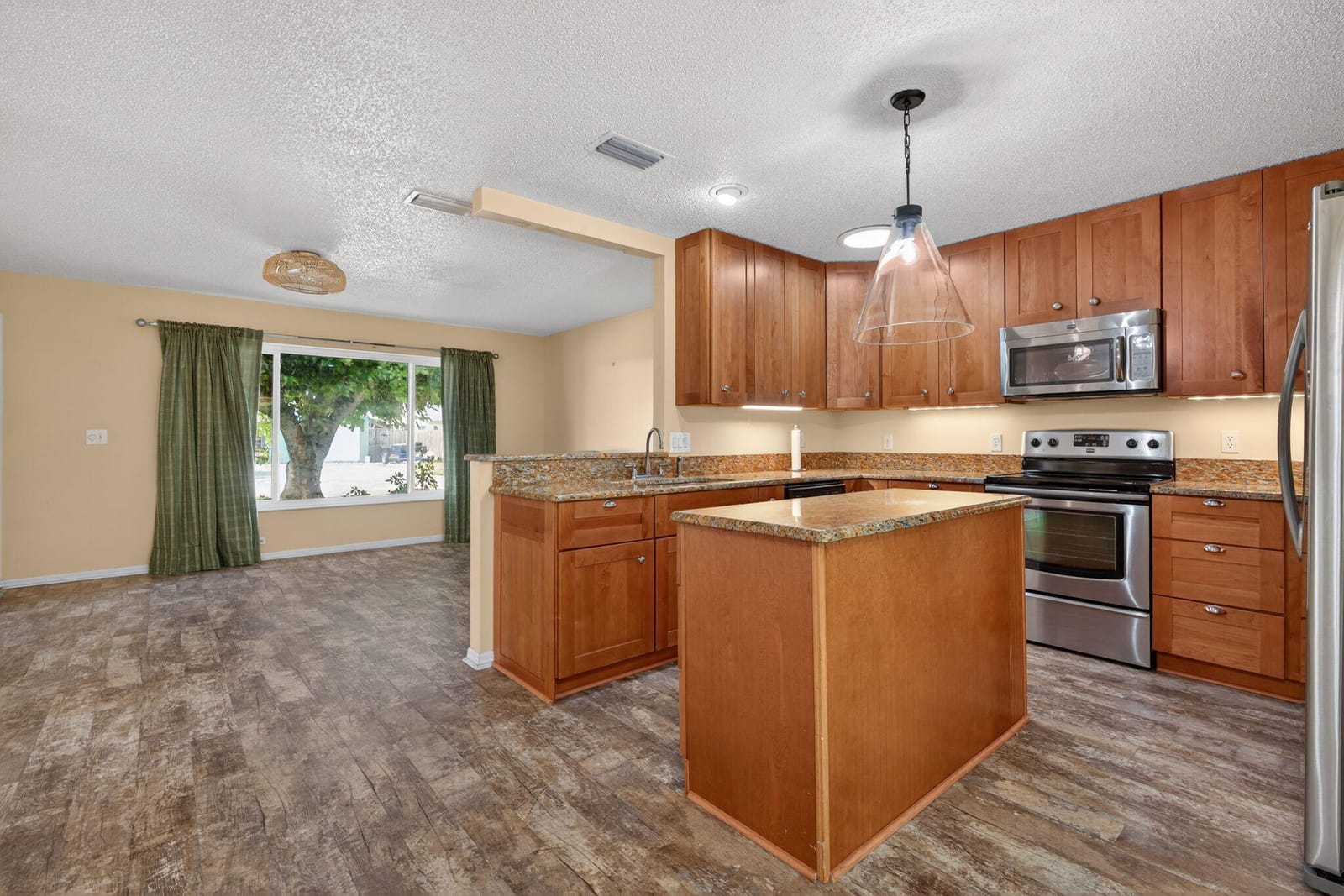 8675 SE Keathley Court — photo 3