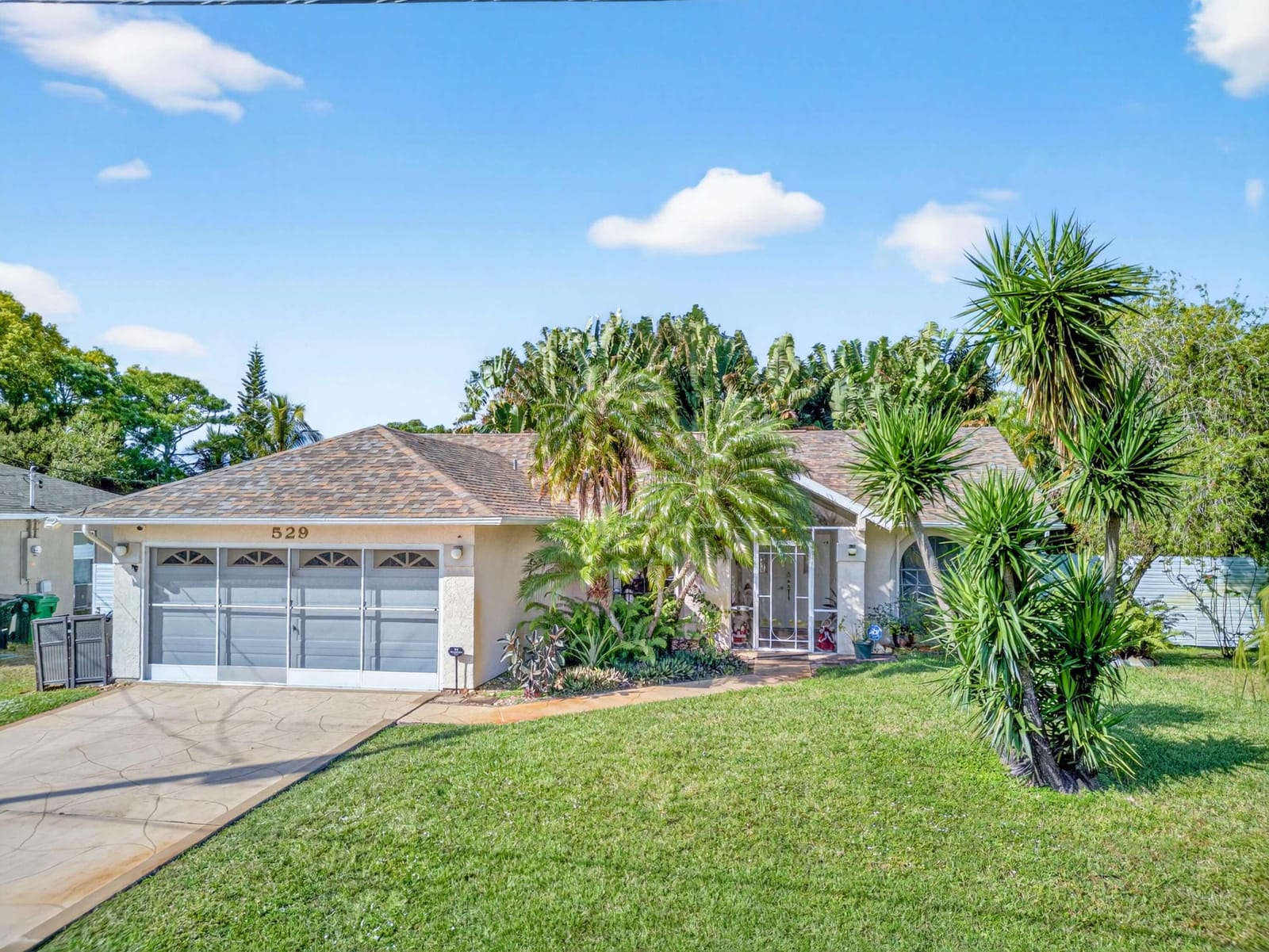 529 SE Fallon Drive — photo 2