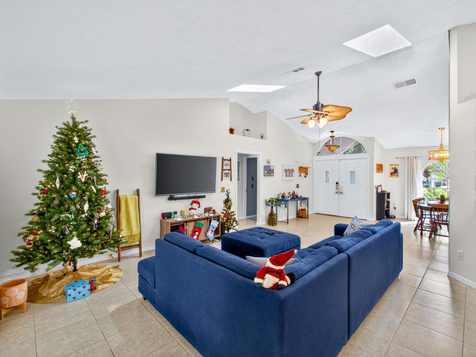 529 SE Fallon Drive — photo 8