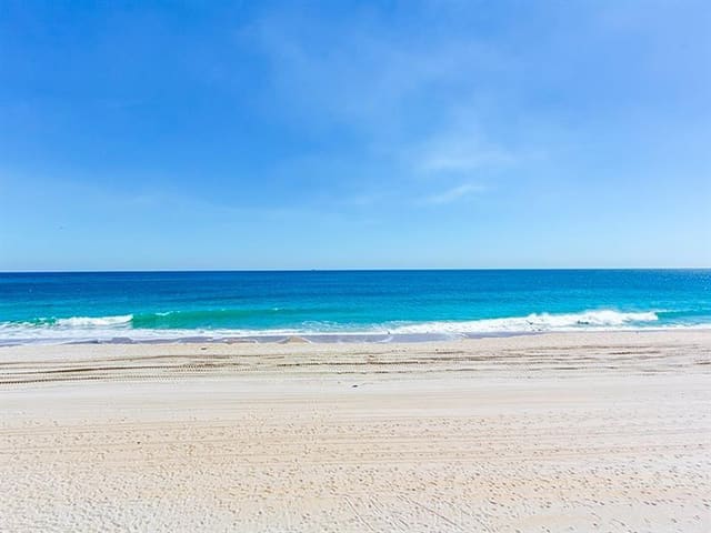 2555 NE 11th Street 402, sold in Horizon House, Fort Lauderdale, FL