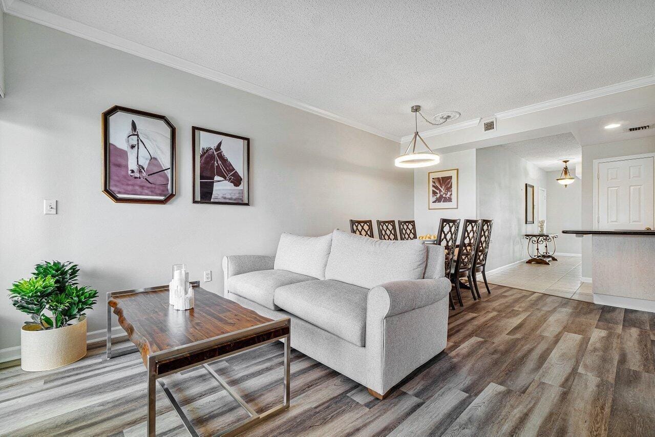 2040 Greenview Shores Boulevard 223, Wellington, FL 33414 photo 4