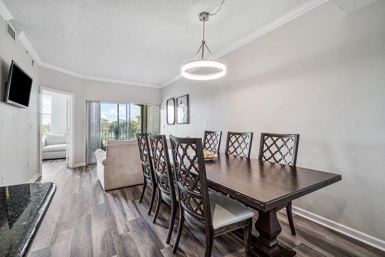 2040 Greenview Shores Boulevard 223, Wellington, FL 33414 photo 8