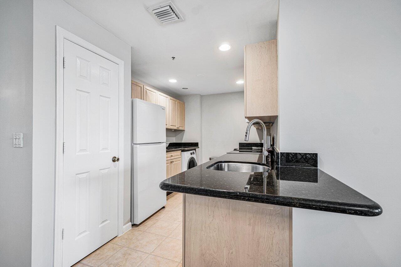 2040 Greenview Shores Boulevard 223, Wellington, FL 33414 photo 10