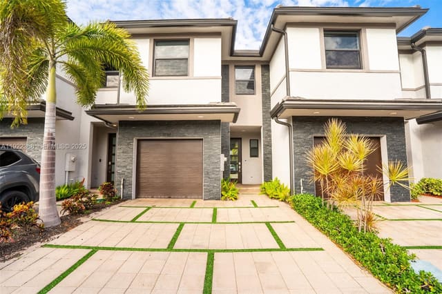15824 NW 91st Court, sold in Satori, Miami Lakes, FL
