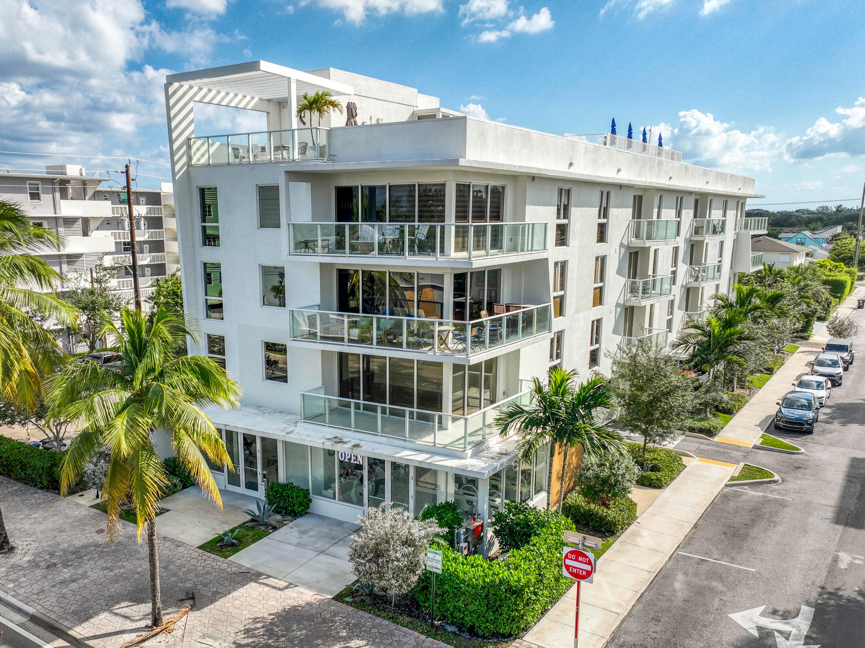 117 Lake Avenue 204, Lake Worth Beach, FL 33460, Lake Worth Beach