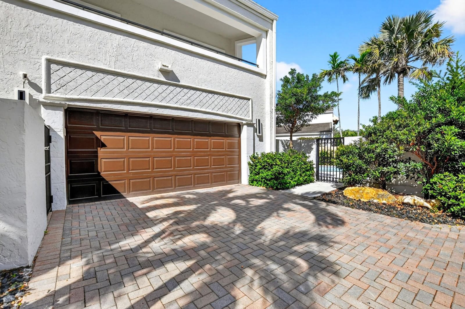 1119 Russell Drive — photo 3