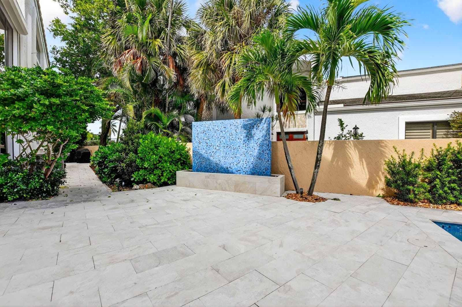 1119 Russell Drive — photo 8
