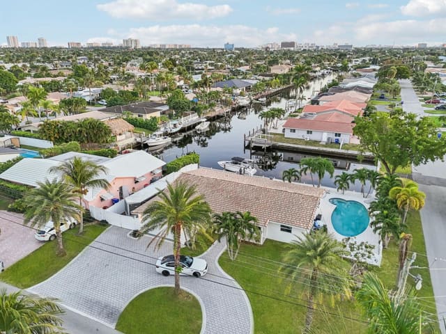600 SE 5th Court, sold in Cypress Isles Estates, Pompano Beach, FL