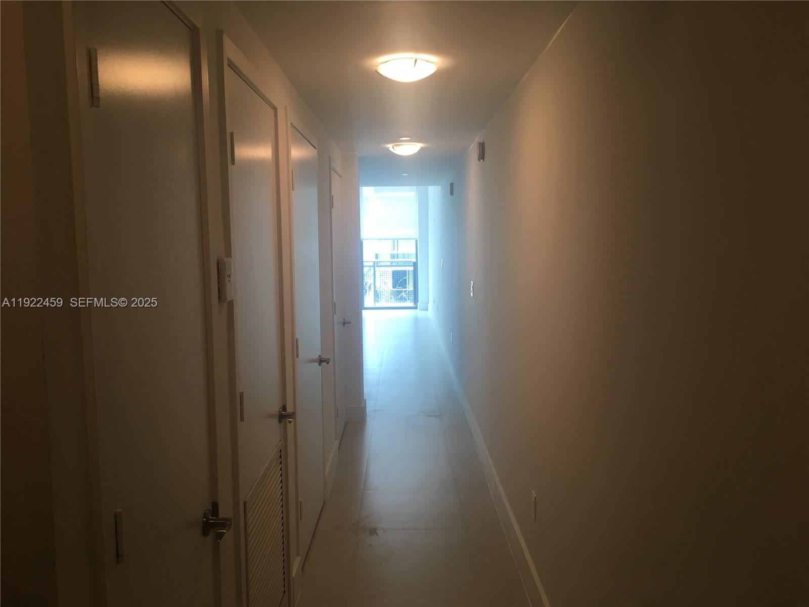 6000 Collins Avenue 521 — photo 3