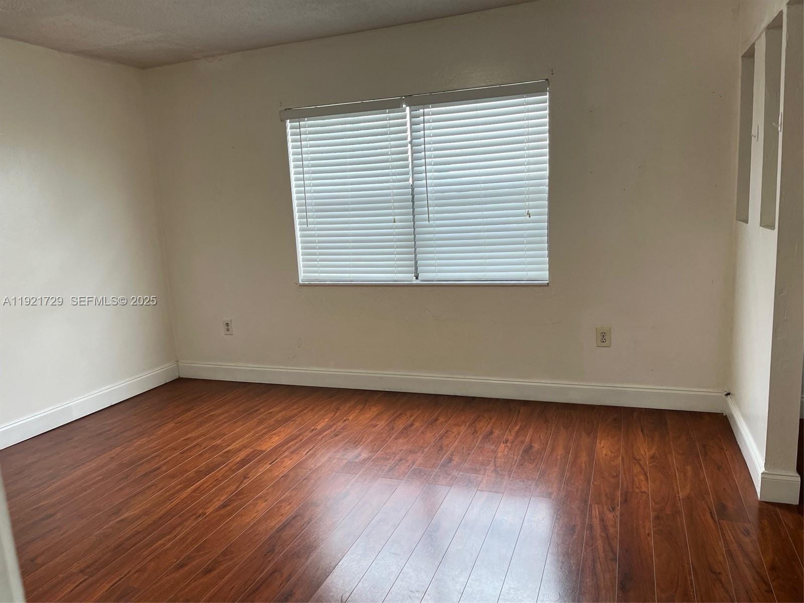 13500 NE 3rd Court 402 — photo 3