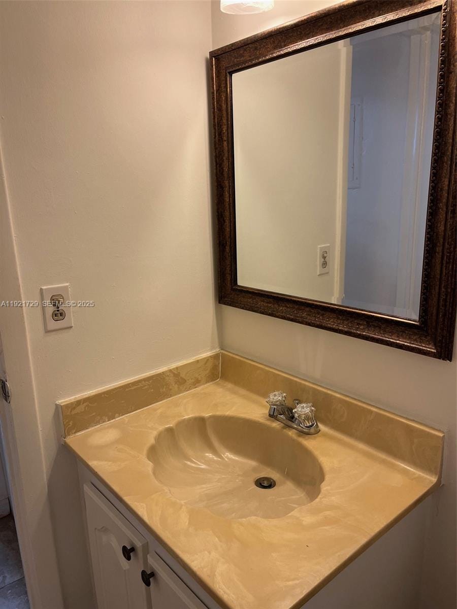 13500 NE 3rd Court 402 — photo 10
