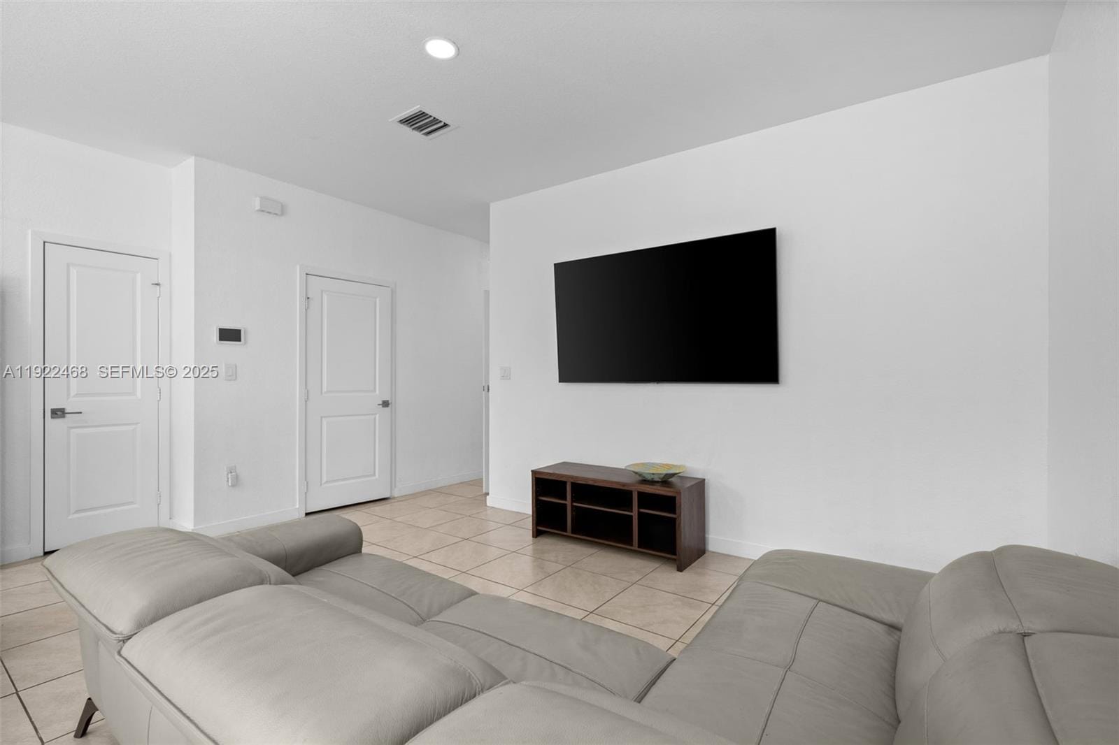 757 SW 11th Street — photo 11