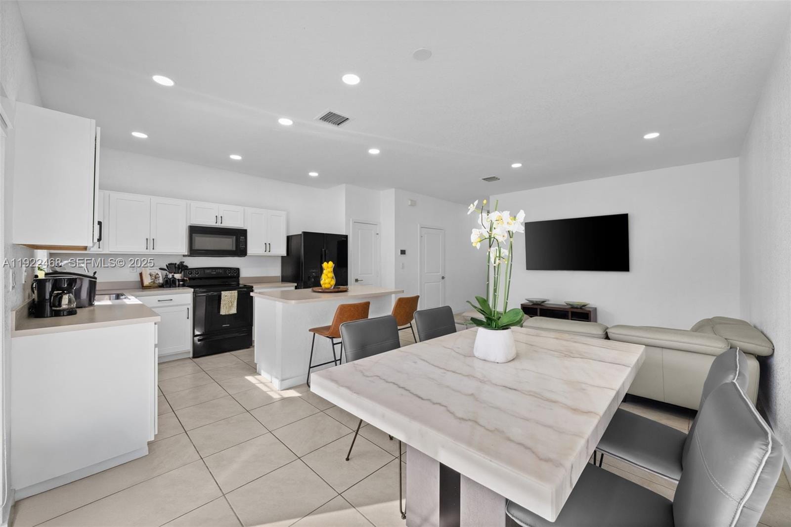 757 SW 11th Street — photo 8