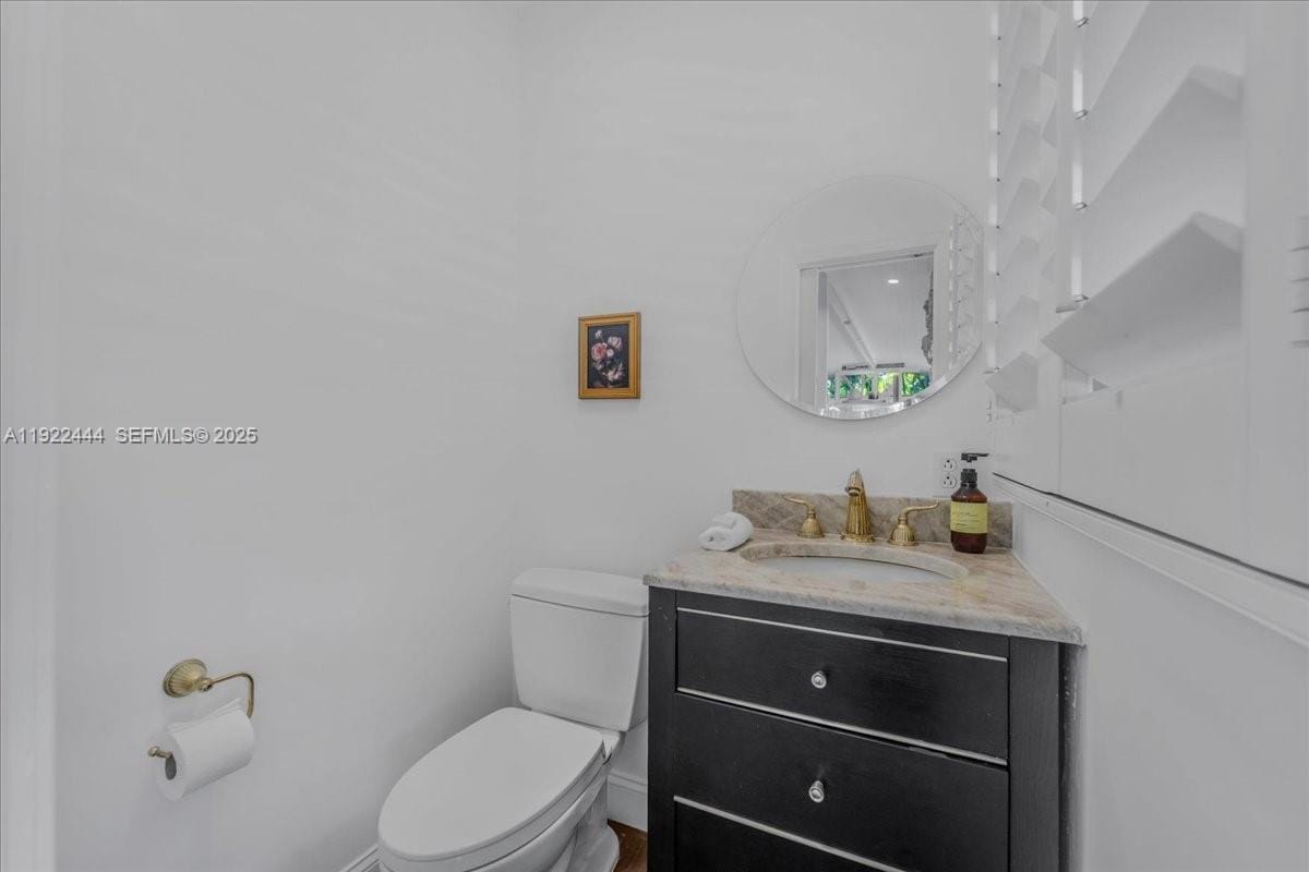 669 S Mashta Drive, Key Biscayne, FL 33149 photo 17
