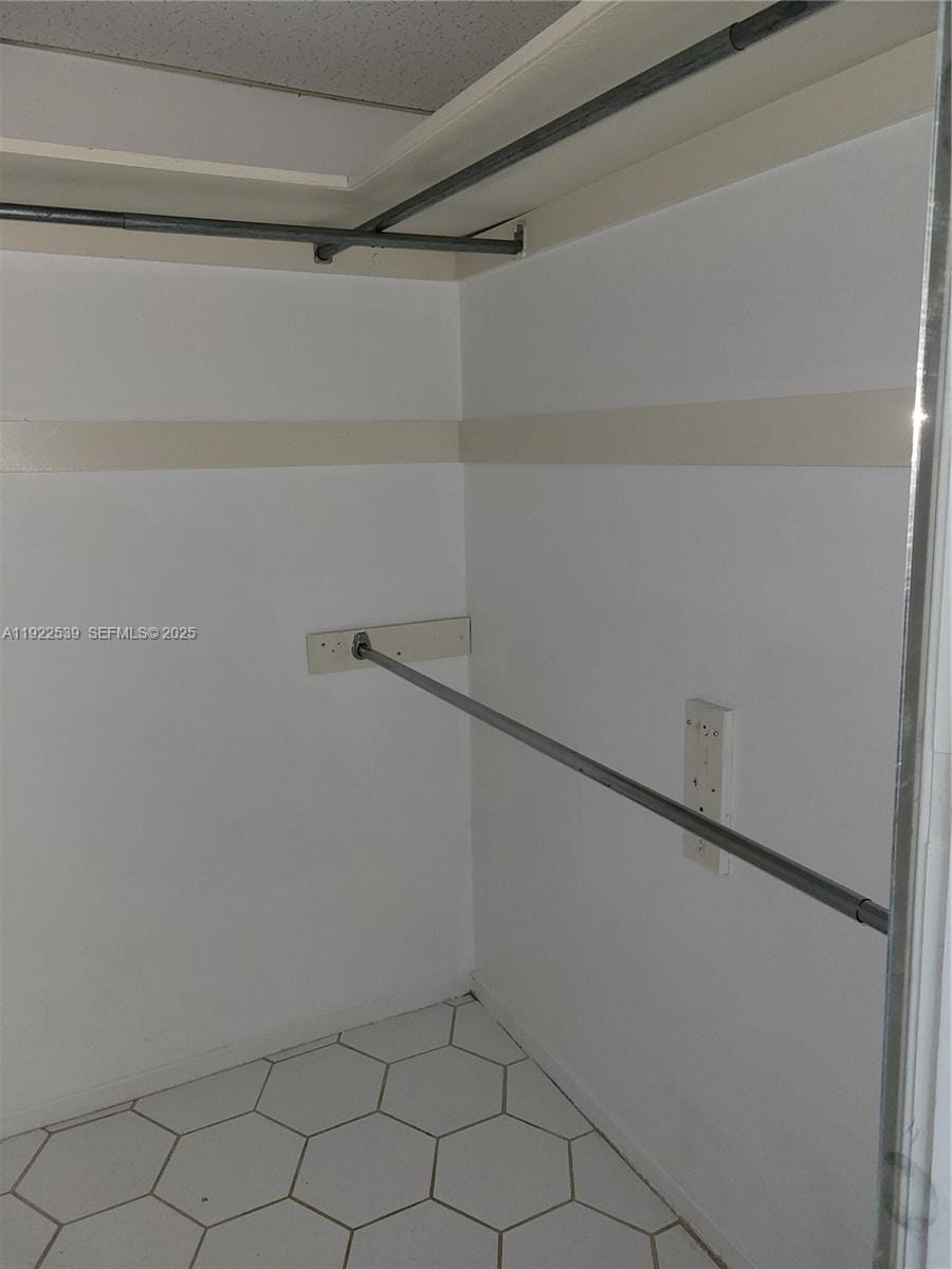 300 Bayview Drive, Sunny Isles Beach, FL 33160 photo 17