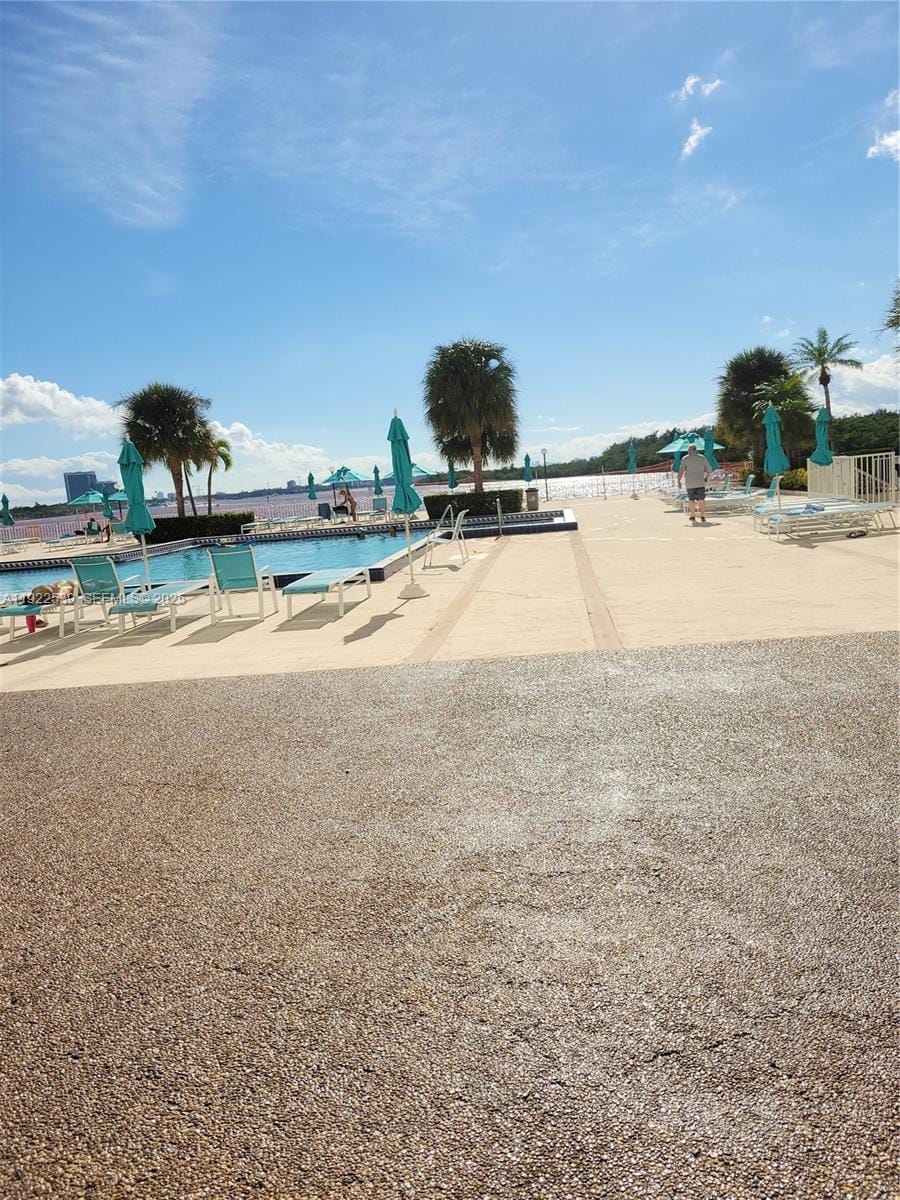 300 Bayview Drive, Sunny Isles Beach, FL 33160 photo 21