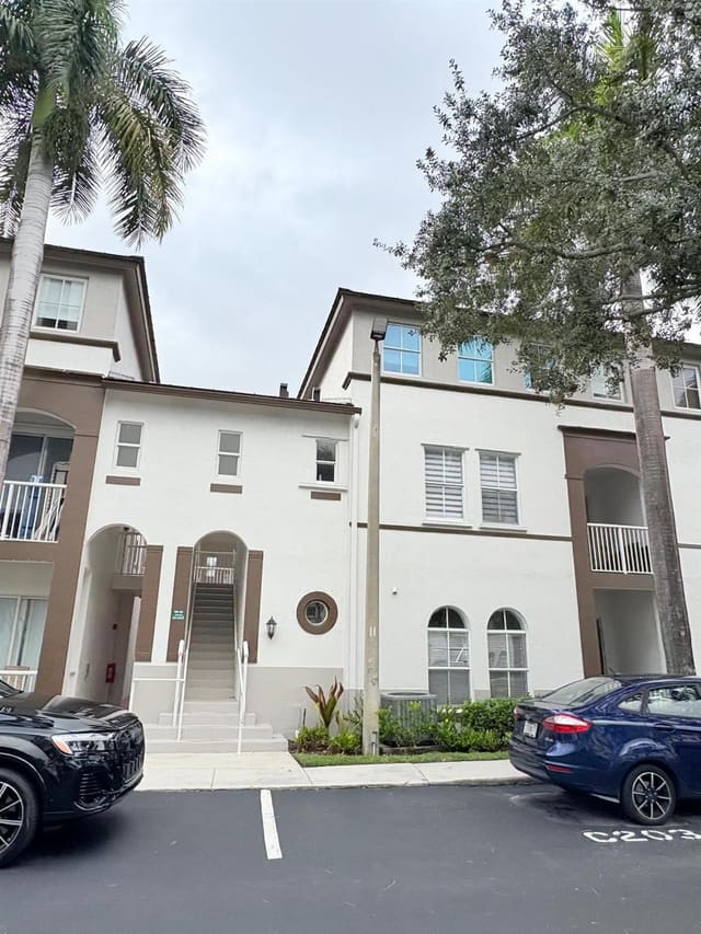 4311 SW 160th Avenue 101, sold in Courtyards Three Condo, Miramar, FL