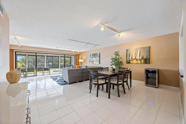 6388 Aspen Glen Circle, sold in Aspen Glen Indian Spring, Boynton Beach, FL