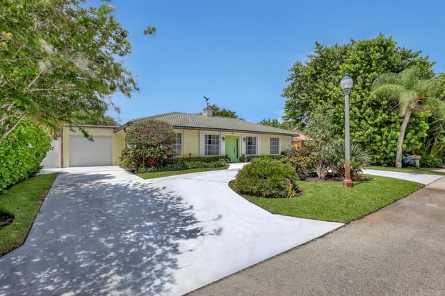 219 Claremont Lane, Palm Beach Shores, FL 33404