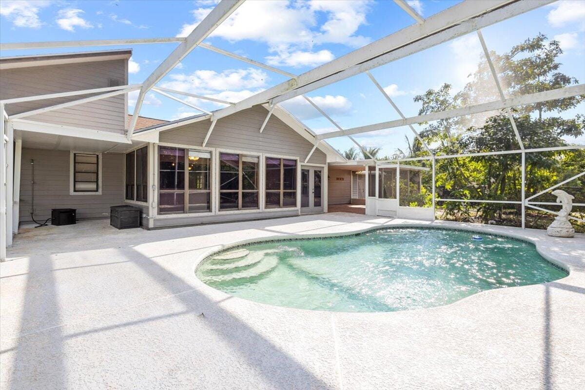 2850 SE Calvin Street, Port St. Lucie, FL 34952
