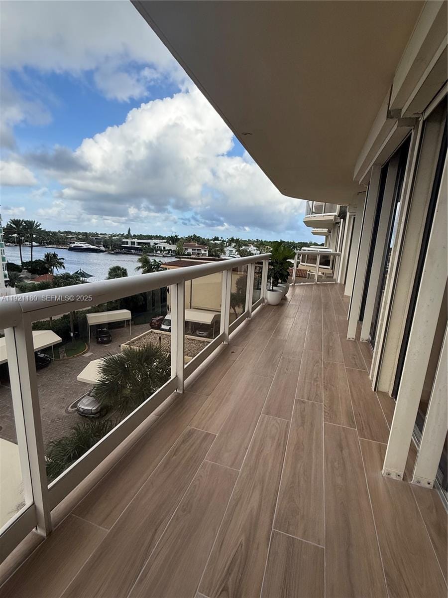 20191 E Country Club Drive 504, Aventura, FL 33180 photo 23